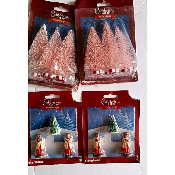 Cobblestone Corners Christmas Miniatures 21 Piece Set 7 Packs Winter Village New - Picture 2 of 5